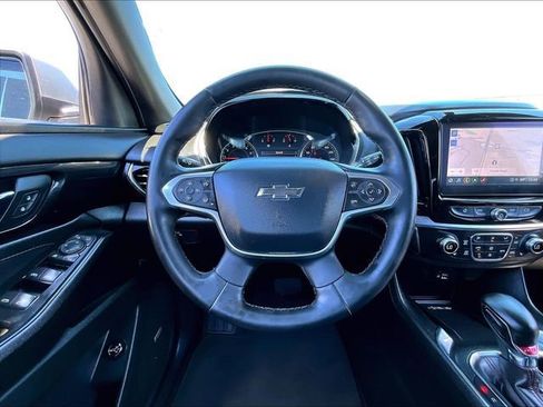 Used 2023 Chevrolet Traverse RS AWD/4WD image 18
