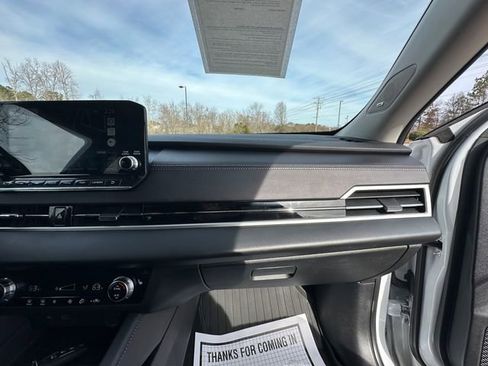 Used 2023 Mitsubishi Outlander SE image 16