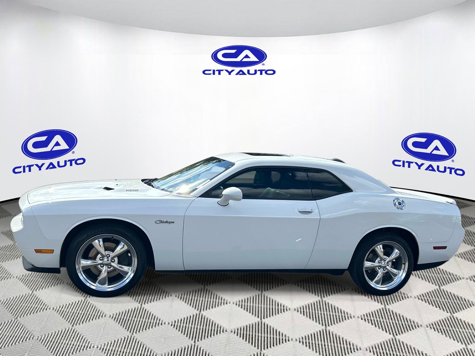 Used 2011 Dodge Challenger R/T RWD image 7