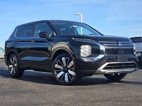 Used 2025 Mitsubishi Outlander SE AWD/4WD image 1