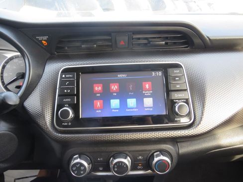 Used 2020 Nissan Kicks S image 13