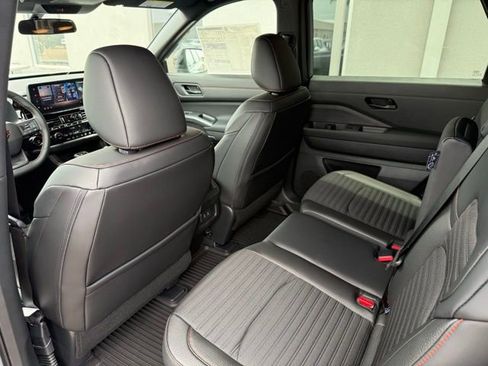New 2026 Nissan Pathfinder Rock Creek AWD/4WD image 19