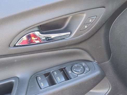 Used 2022 Chevrolet Equinox LT image 31