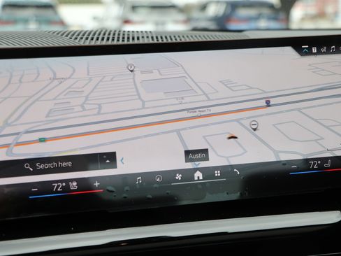 Certified 2025 BMW 530i 530i w/ Premium Package image 22