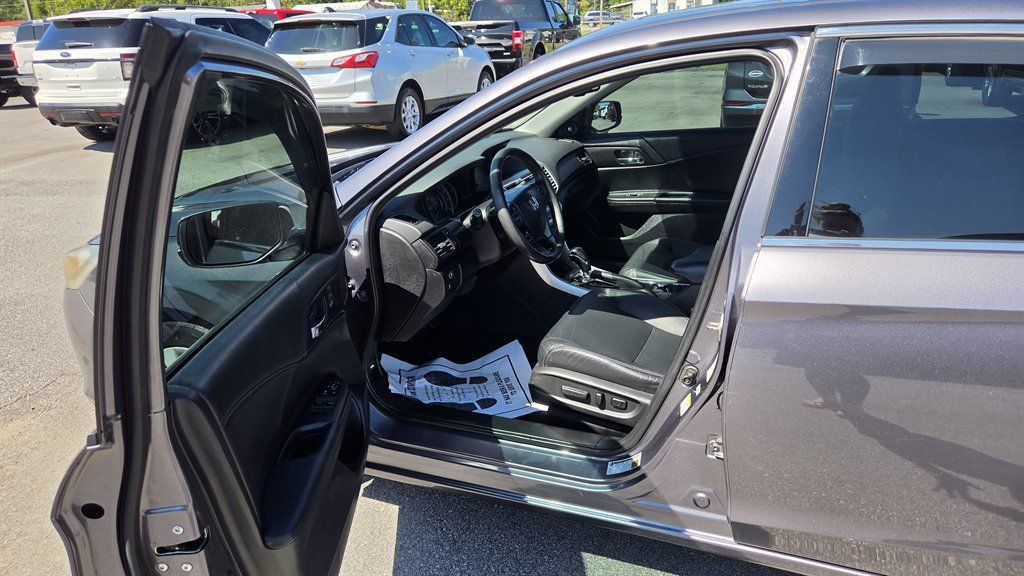 Used 2015 Honda Accord EX-L image 10
