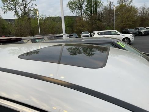 Used 2020 Honda CR-V EX-L image 4