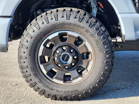 New 2026 Ford F250 Platinum w/ Tremor Off-Road Package AWD/4WD image 8