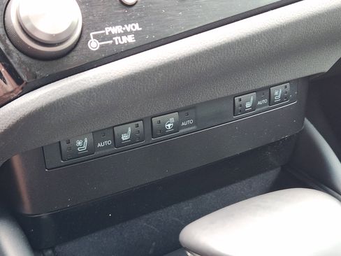 Used 2025 Lexus ES 350 w/ Premium Package image 22