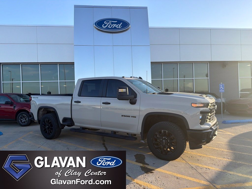 Used 2026 Chevrolet Silverado 2500 Custom AWD/4WD image 1