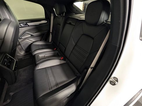 Certified 2023 Porsche Cayenne Platinum Edition AWD/4WD image 22