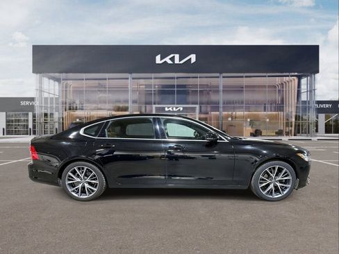 Used 2018 Volvo S90 T5 Momentum w/ Convenience Package image 9