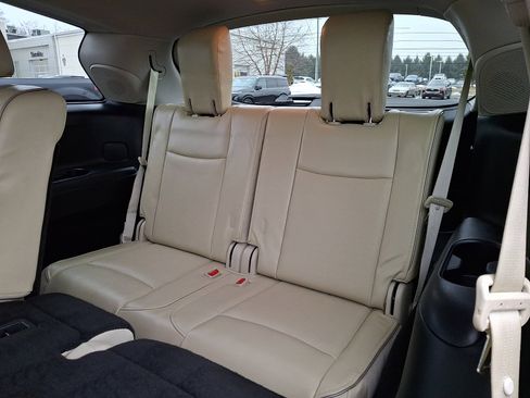 Used 2019 INFINITI QX60 Luxe w/ Essential Package image 11