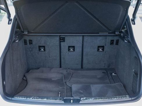 Used 2023 Porsche Macan image 26