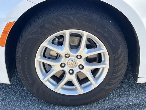 Used 2017 Chrysler Pacifica Touring image 36