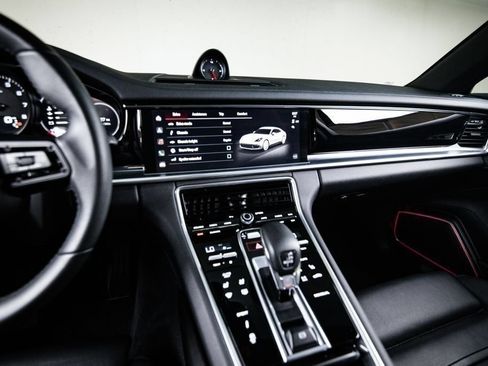Certified 2023 Porsche Panamera image 19