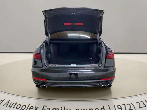 Used 2022 Audi S8 w/ S8 Comfort Plus Package AWD/4WD image 96