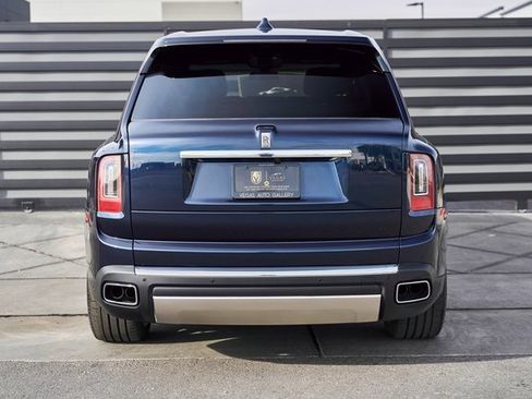 Used 2022 Rolls-Royce Cullinan w/ Cullinan Package image 17