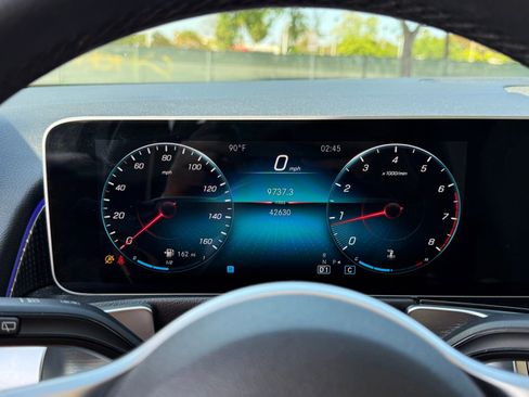 Used 2021 Mercedes-Benz GLB 250 w/ Premium Package image 27