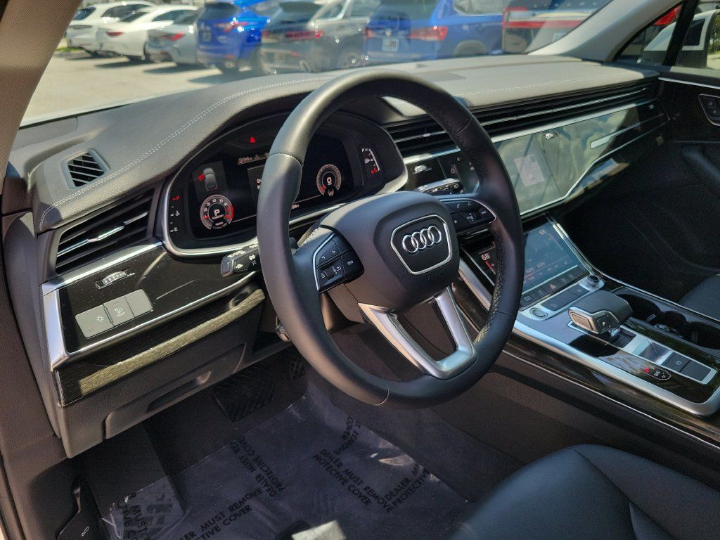 Certified 2023 Audi Q7 3.0T Premium w/ Convenience Package AWD/4WD image 7