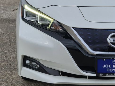 Used 2018 Nissan Leaf SV w/ SV Technology Package FWD image 5
