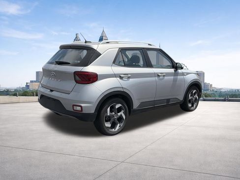 Used 2026 Hyundai Venue SEL FWD image 26