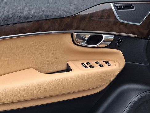 Used 2016 Volvo XC90 T6 Momentum w/ Protection Package Plus image 16