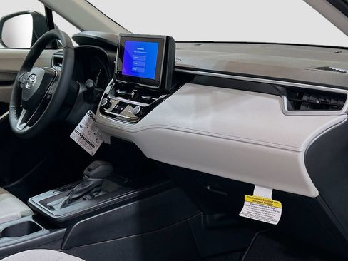 New 2026 Toyota Corolla Cross LE FWD image 27