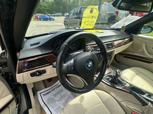 Used 2007 BMW 335i Convertible image 9