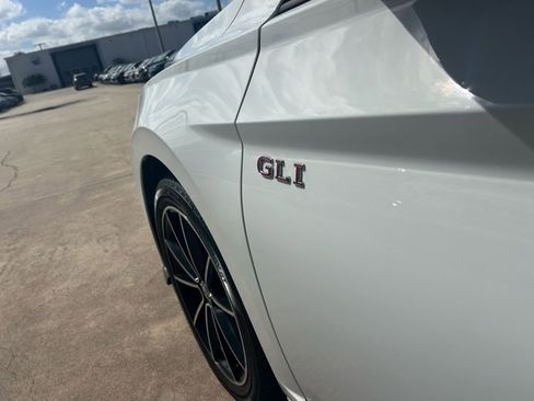 Certified 2025 Volkswagen Jetta GLI Autobahn image 29