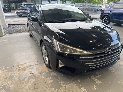 Used 2020 Hyundai Elantra Value Edition FWD image 3