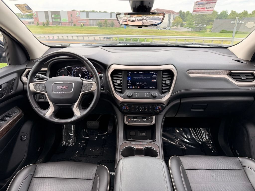 Used 2021 GMC Acadia Denali w/ Denali Technology Package FWD image 10