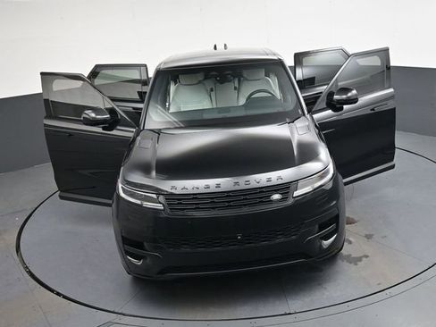 Used 2024 Land Rover Range Rover Sport SE image 34