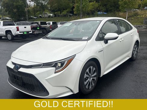 Certified 2021 Toyota Corolla LE FWD image 1