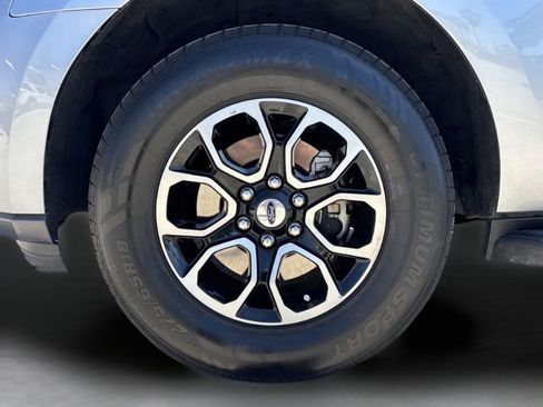 Used 2024 Ford Expedition XLT image 33