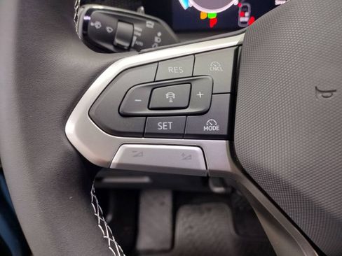 New 2026 Volkswagen Tiguan SE image 29