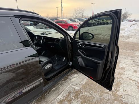 Used 2018 Porsche Macan Sport Edition image 22