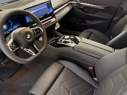 New 2026 BMW 540i xDrive w/ M Sport Package AWD/4WD image 4