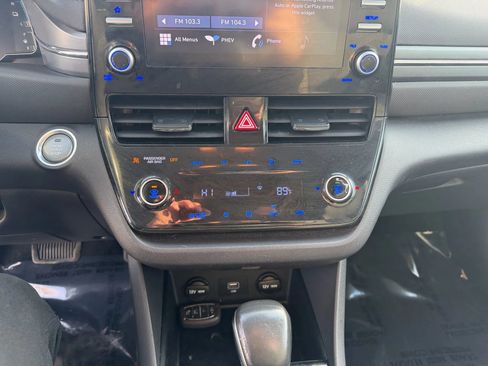 Used 2021 Hyundai Ioniq SE image 25