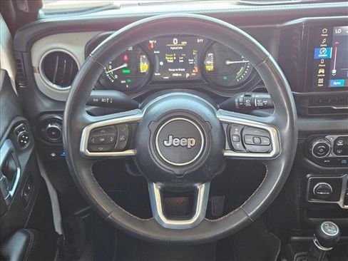 Used 2024 Jeep Wrangler Unlimited Sahara AWD/4WD image 15