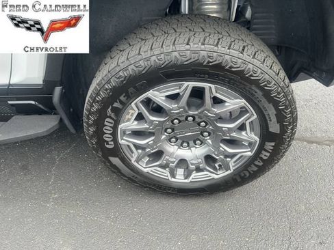 Used 2025 GMC Hummer EV 3X AWD/4WD image 37