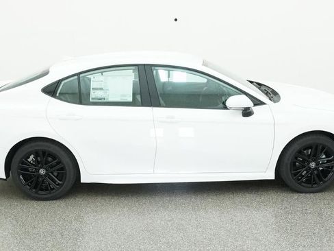 New 2026 Toyota Camry SE image 11