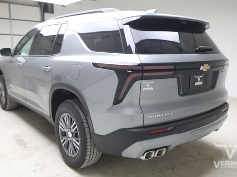 New 2027 Chevrolet Traverse LT w/ Driver Confidence Package FWD image 3