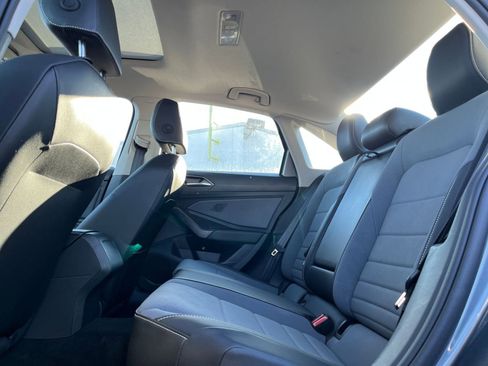 Used 2025 Volkswagen Jetta SE image 25