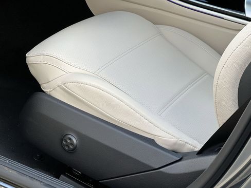 New 2026 Mercedes-Benz C 300 4MATIC Sedan image 12