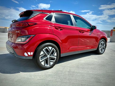 Used 2022 Hyundai Kona SEL w/ Convenience Package FWD image 11