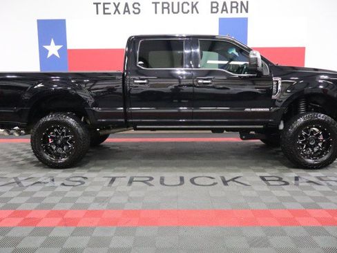 Used 2019 Ford F250 Platinum w/ Platinum Ultimate Package AWD/4WD image 19
