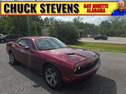 Used 2019 Dodge Challenger SXT RWD image 1