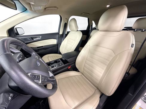 Used 2019 Ford Edge SEL w/ Equipment Group 201A image 3