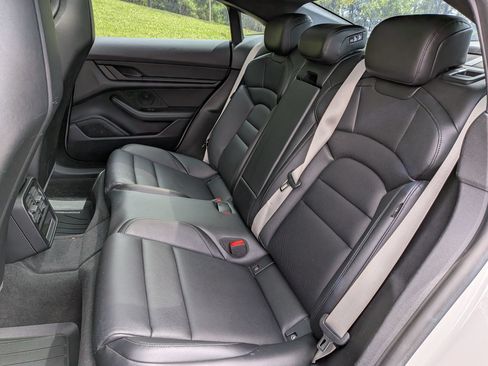 Used 2022 Porsche Taycan RWD image 20
