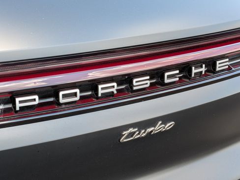 Certified 2025 Porsche Cayenne Turbo AWD/4WD image 30